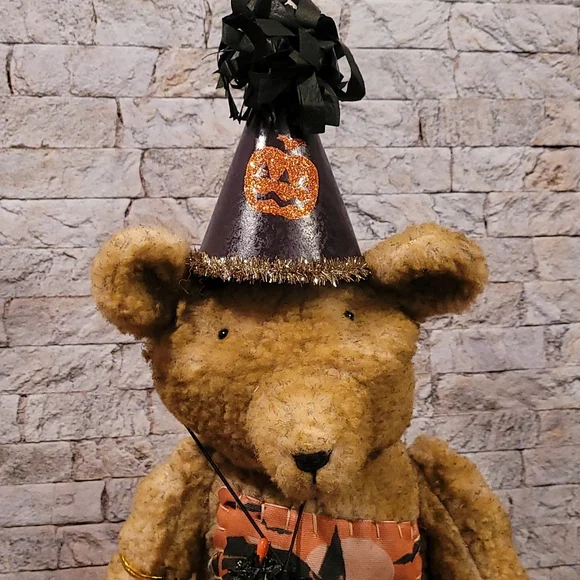 Bethany Lowe Designs Stuffed Halloween Party Bear With Tree